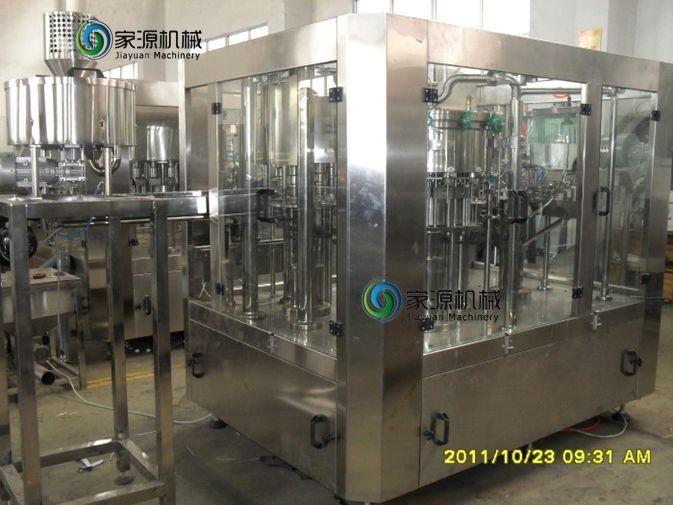 Sprankelende Drank het Vullen Machine 4000p/h - 6000p/h-capaciteits/energie drank die machine maken 0
