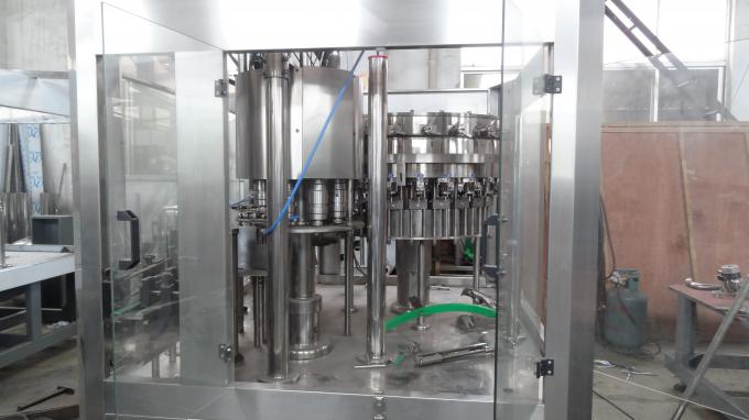 Zuivere Automatische het Flessenvullenmachine van het Waterroestvrije staal 100 ml - 750 ml 0