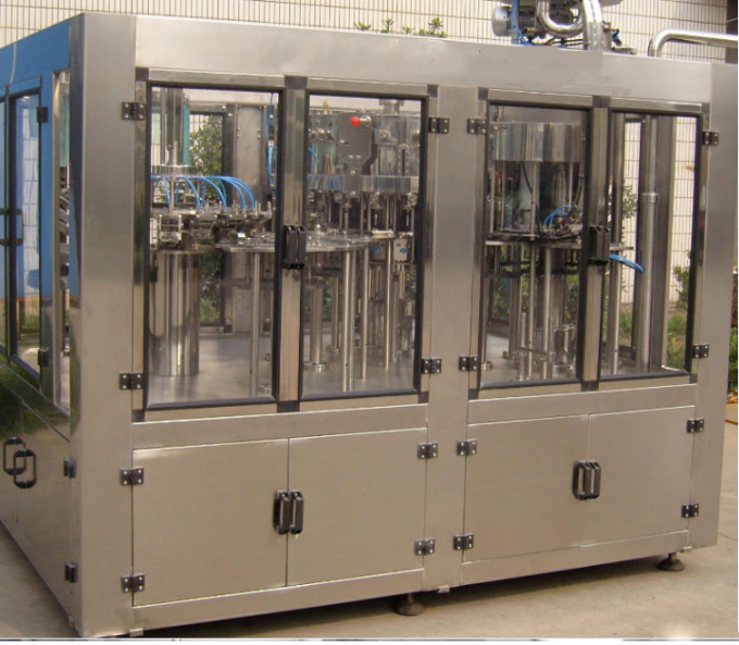Sodawater Bottelmachine/Machines/Lijn, de Installaties van de Carbonatiesoda 0