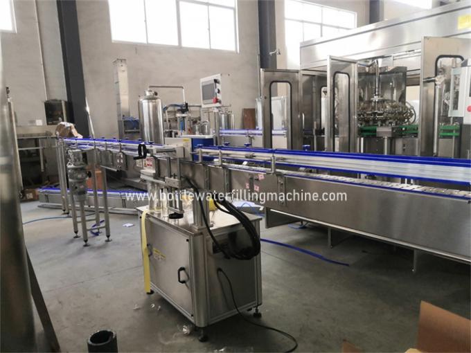 De glasfles carbonateerde Productielijn van Frisdranken de Spoelende Vullende Machines 2000ml 1